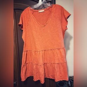 ALTAR’D STATE tiered v neck baby doll tee SIZE LARGE natural fiber ORANGE